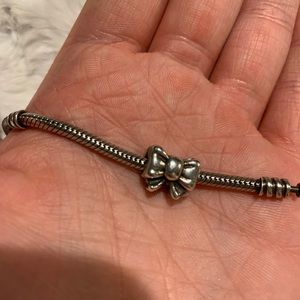 Pandora gift bow charm